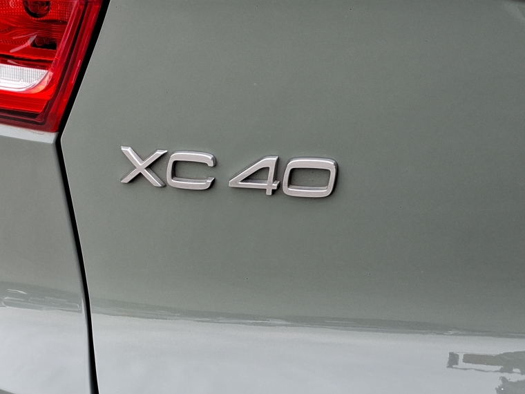 Volvo Xc40 T5 Hybrid R Design 1.5 Aut 2023 Usado Usado en BMW Premium Selection Volvo Xc40 T5 Hybrid R Design 1.5 Aut 2023 Usado Usado en BMW Premium Selection