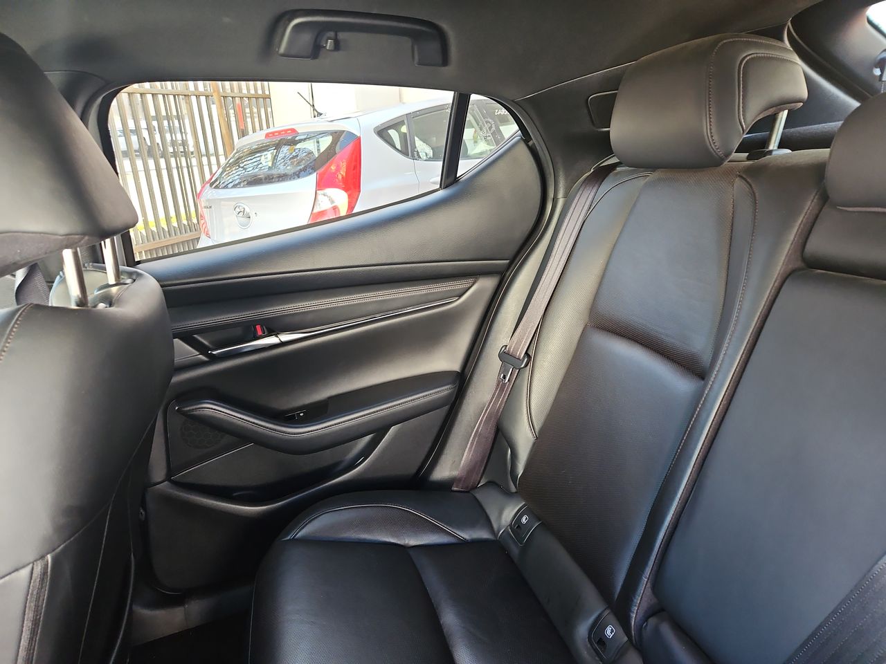 Mazda 3 3 Hatch Back 2.5 Aut 2022 Usado en Usados de Primera - Sergio Escobar