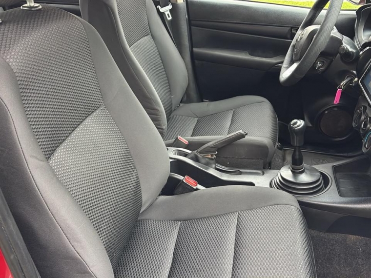 Toyota Hilux — foto 13 de 13