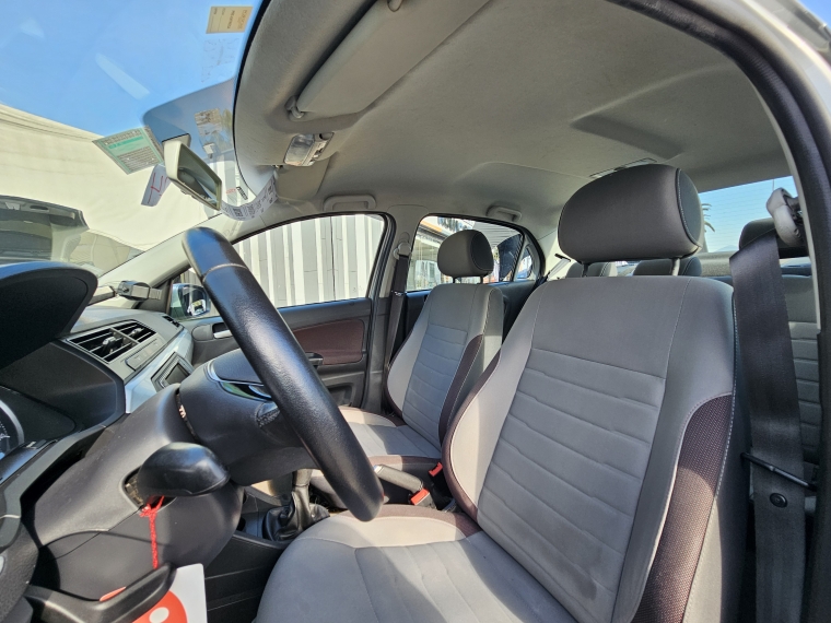 Volkswagen Voyage Highline 1.6 Mt 2022 Usado  Usado en Kovacs Usados