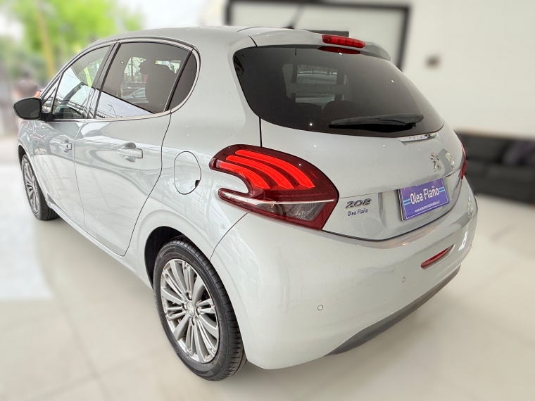Peugeot 208 Allure Hdi 1.6 2017 Usado en Automotriz Olea Flaño