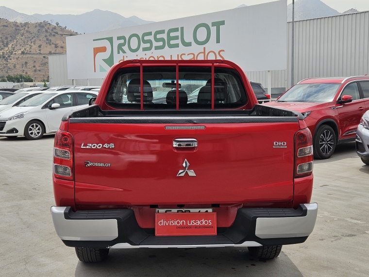 Mitsubishi Katana L200 D/c 2.4 Katana Crt 4x4 Llantas/cromado 2019 Usado en Rosselot Usados