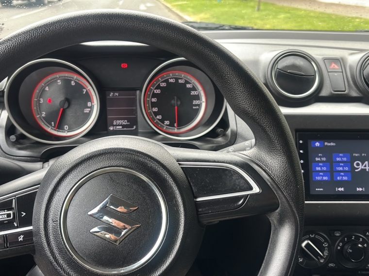 Suzuki Swift 2Wd 1.2Cc — foto 9 de 11