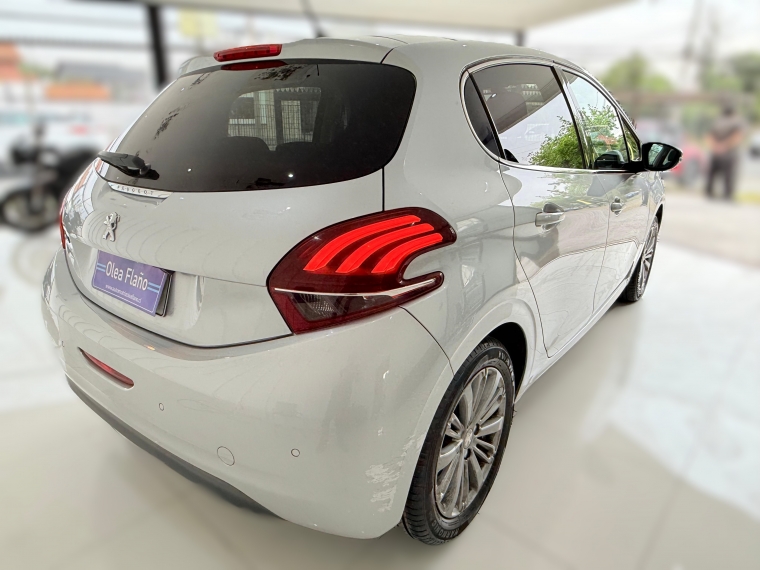 Peugeot 208 Allure Hdi 1.6 2017 Usado en Automotriz Olea Flaño