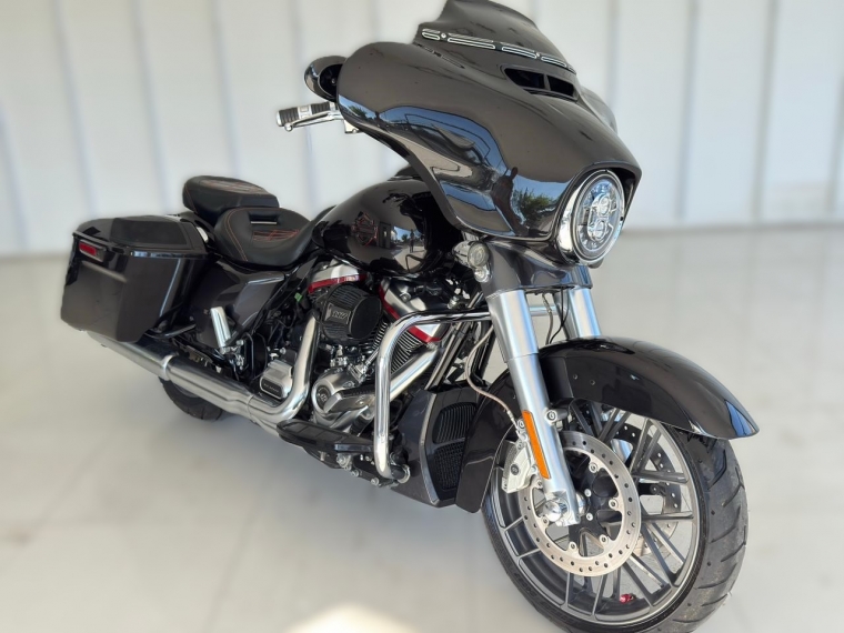 Harley-davidson Flhxse cvo street glide 1923 Cc 2021 Usado en Automotriz Olea Flaño