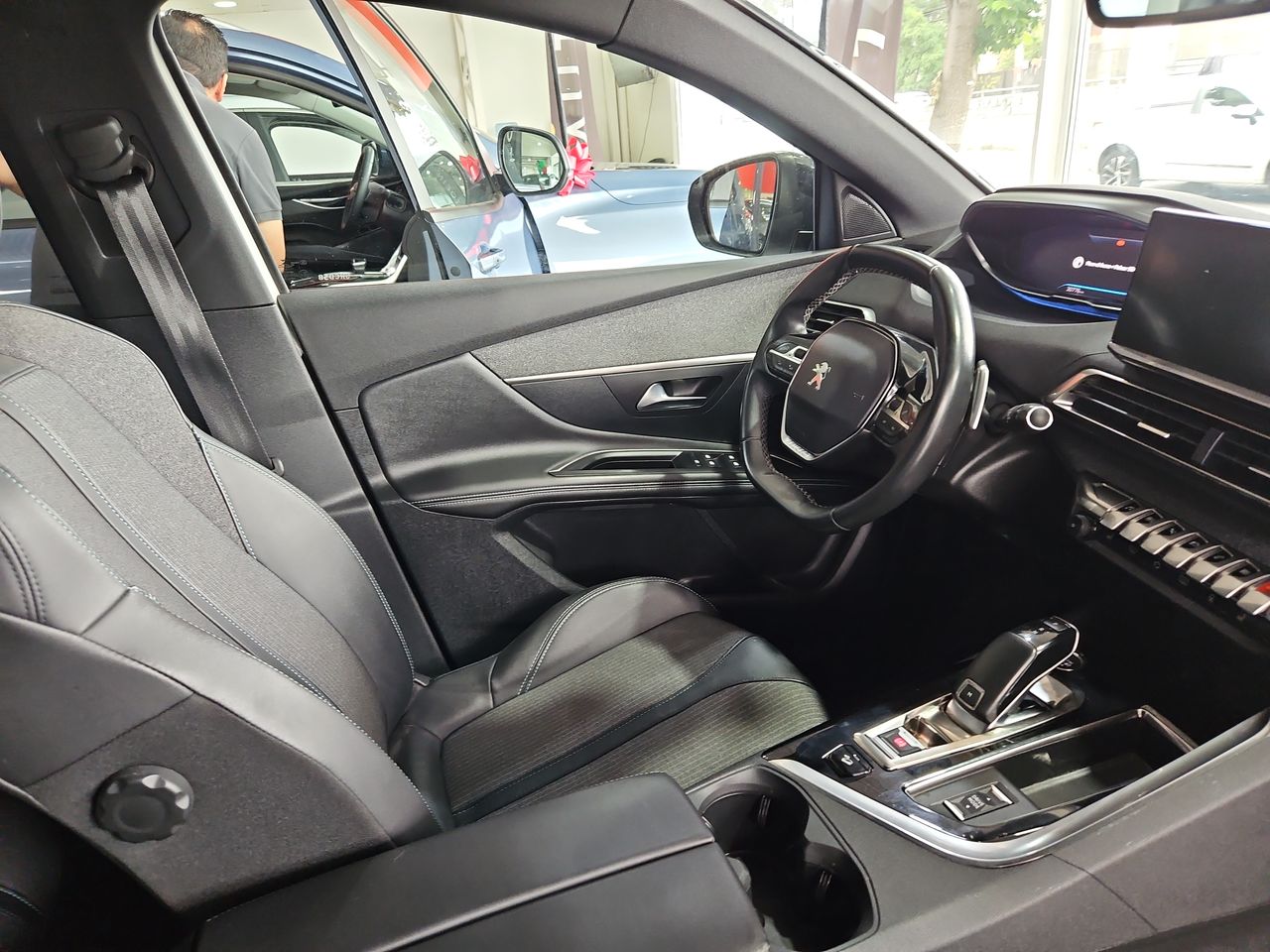 Peugeot 3008 3008 Thp 165hp 1.6 Aut 2023 Usado en Usados de Primera - Sergio Escobar