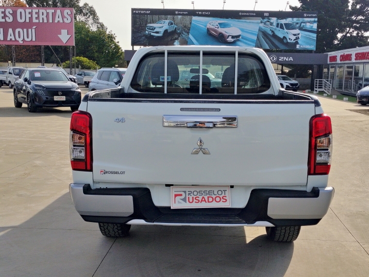 Mitsubishi L200 L200 D/c 2.4 Katana Crt 4x4 Special Pack 2023 Usado en Rosselot Usados