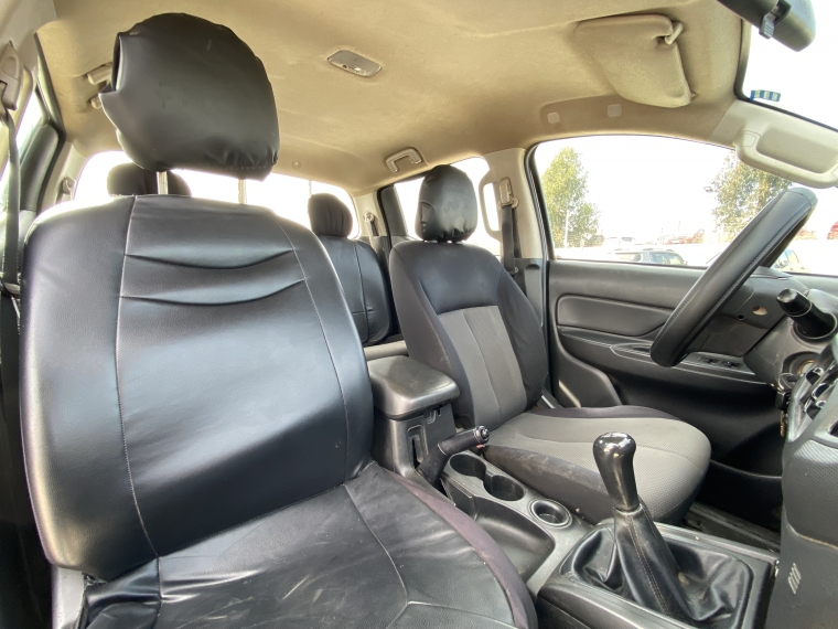 Mitsubishi L200 L200 D/c 2.4 Work Cr 4x2 2020 Usado en Rosselot Usados