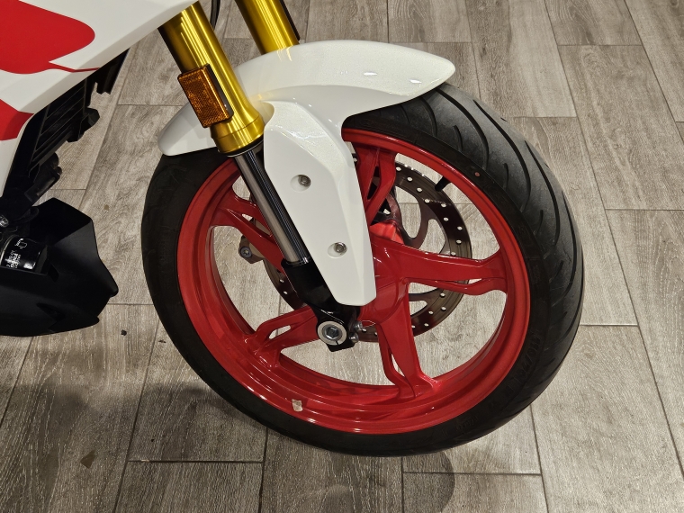 Bmw G 310 r . 2023 Usado en BMW Premium Selection