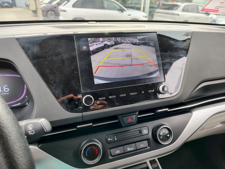 Kia Carens Carens Lx 1.5 2023 Usado en Rosselot Usados