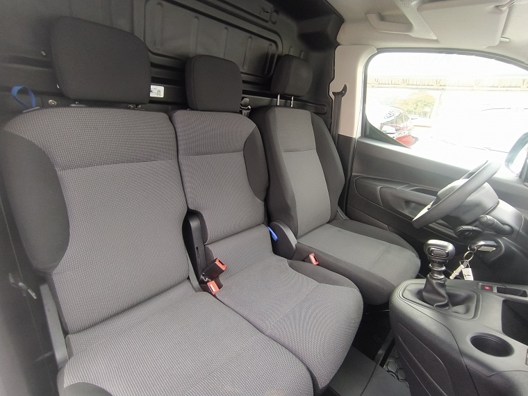 Peugeot Partner L1 Blue Hdi 100 1.5 2023 Usado  Usado en Kovacs Usados