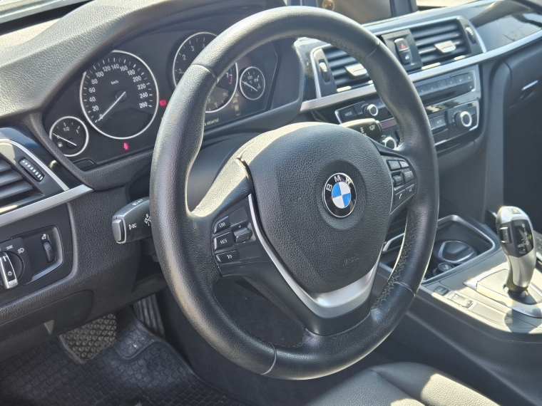 Bmw 318 I Lci At  1.5 2016 Usado  Usado en Kovacs Usados