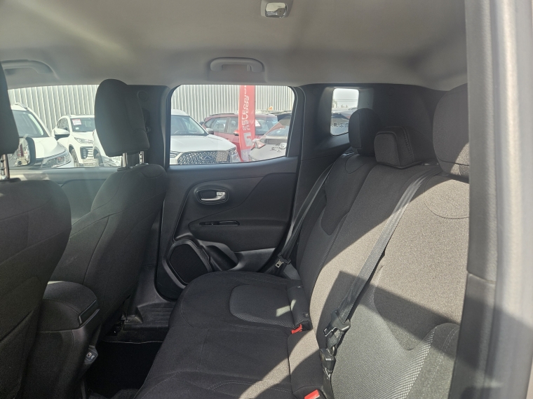 Jeep Renegade Renegade Sport 1.8 2023 Usado en Rosselot Usados