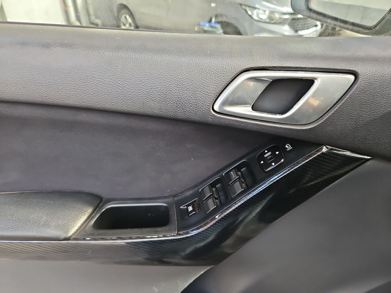 Mazda Bt-50 Bt 50 Dcab Sdx 4x4 3.2 Aut 2014 Usado en Usados de Primera - Sergio Escobar