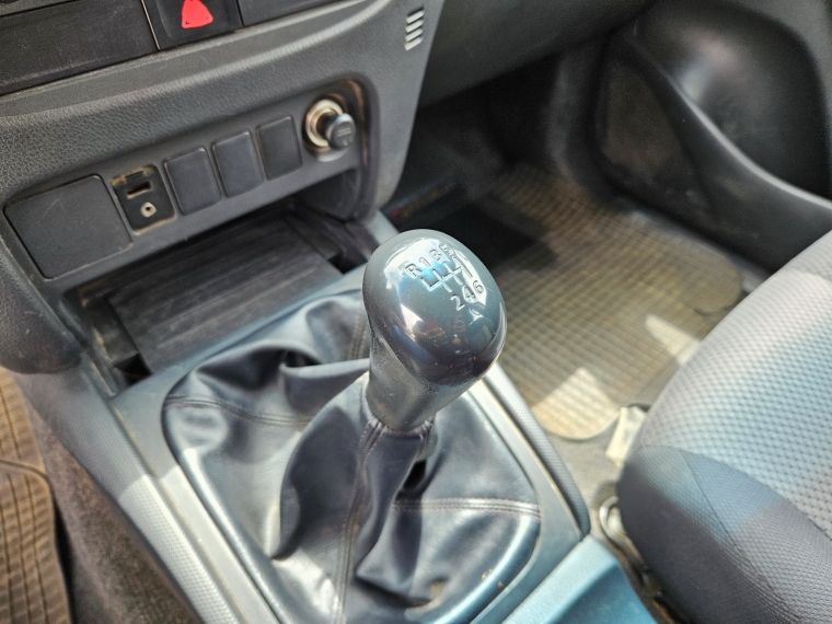 Mitsubishi L200 L200 D/c 2.4 Work Cr 4x2 Wf Doble Airbag Cc Mn 2023 Usado en Rosselot Usados