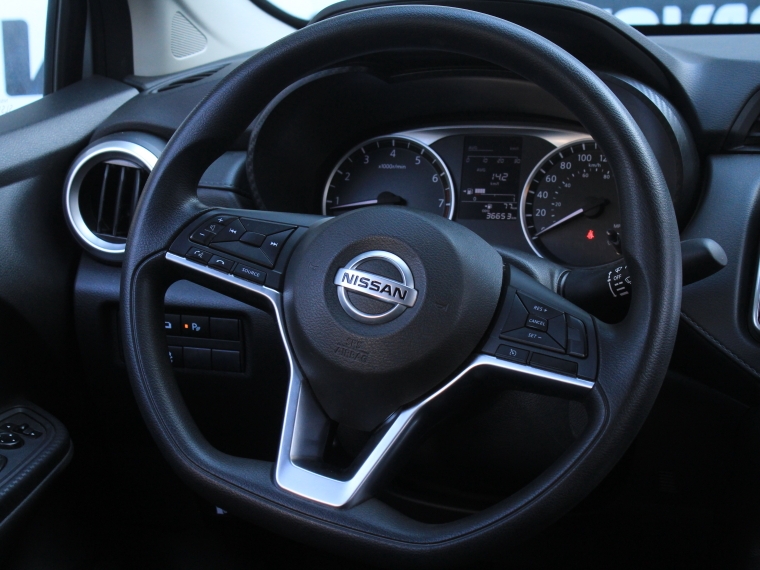 Nissan Versa 1.6  Sense  Mt 2023 Usado  Usado en Kovacs Usados