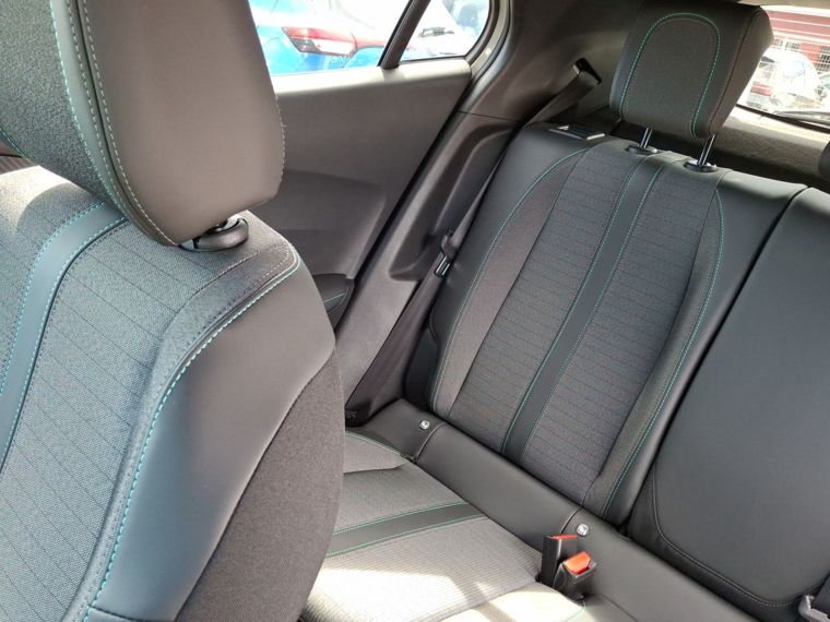 Peugeot 2008 2008 Puretech 130 Eat8 1.2 Aut 2023 Usado  Usado en Webautos.cl