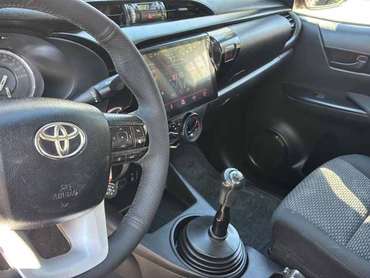 Toyota Hilux Dcab Dx 4X2 2.4Cc — foto 10 de 12