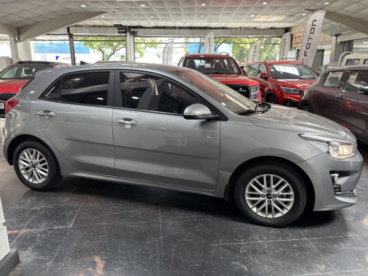 Kia Rio 5 Ex 1.4l 6mt Ci Full 2022  Usado en Grass & Arueste