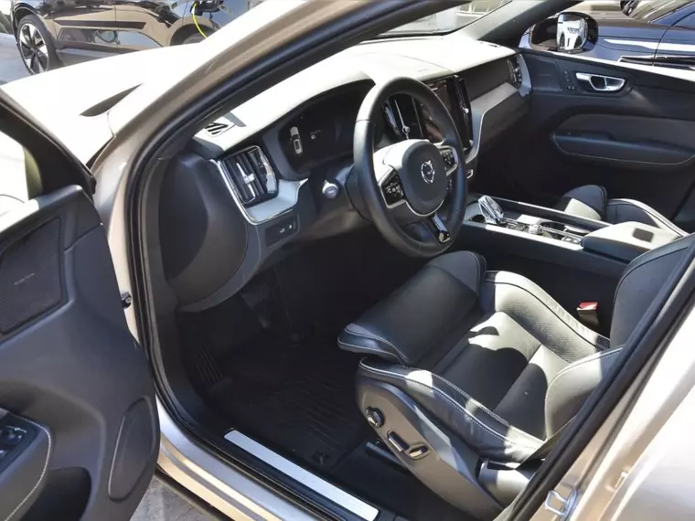 Volvo Xc60 T8 Awd Recharge Ultimate Dark 2025 Usado Usado en Webautos.cl Volvo Xc60 T8 Awd Recharge Ultimate Dark 2025 Usado Usado en Webautos.cl