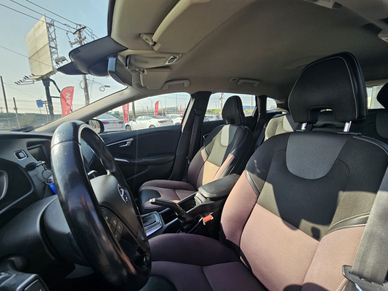 Volvo V40 D2 At Diesel 1.6 2014 Usado  Usado en Kovacs Usados