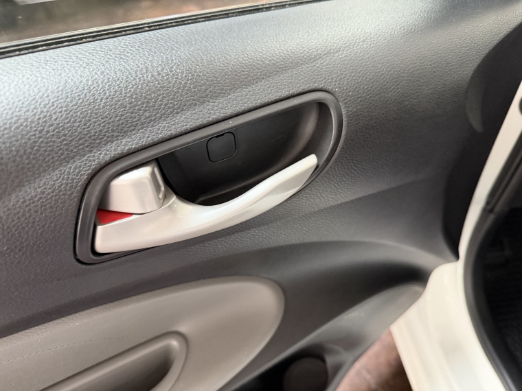 Kia Soluto Lx 1.4l Ac 5mt Full 2023  Usado en Grass & Arueste