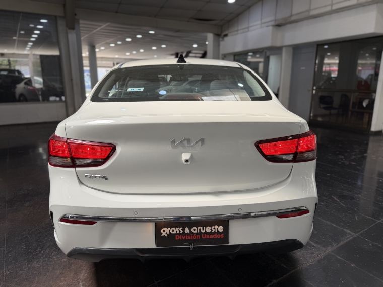 Kia Rio 4 Ex 1.4l 6mt Ci Full 2024  Usado en Grass & Arueste