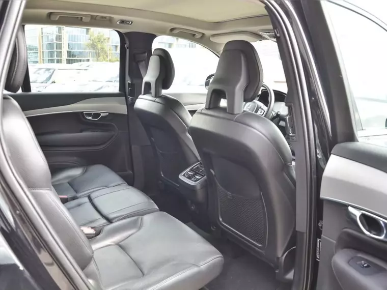 Volvo Xc90 2.0 B6 Momentum 4x4 At 5p 2022 Usado  Usado en Webautos.cl
