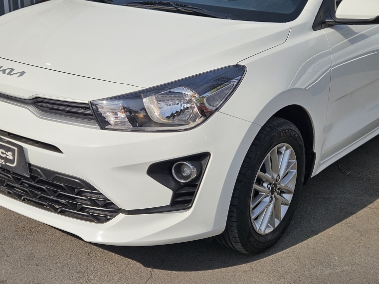 Kia Rio 5 Ex Full 6mt 1.4 2023 Usado  Usado en Kovacs Usados
