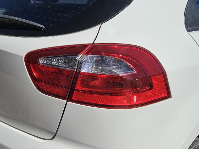 Kia Rio 5 Rio 5 Lx 1.2l 5mt Special Pack - 1817 2017 Usado en Rosselot Usados