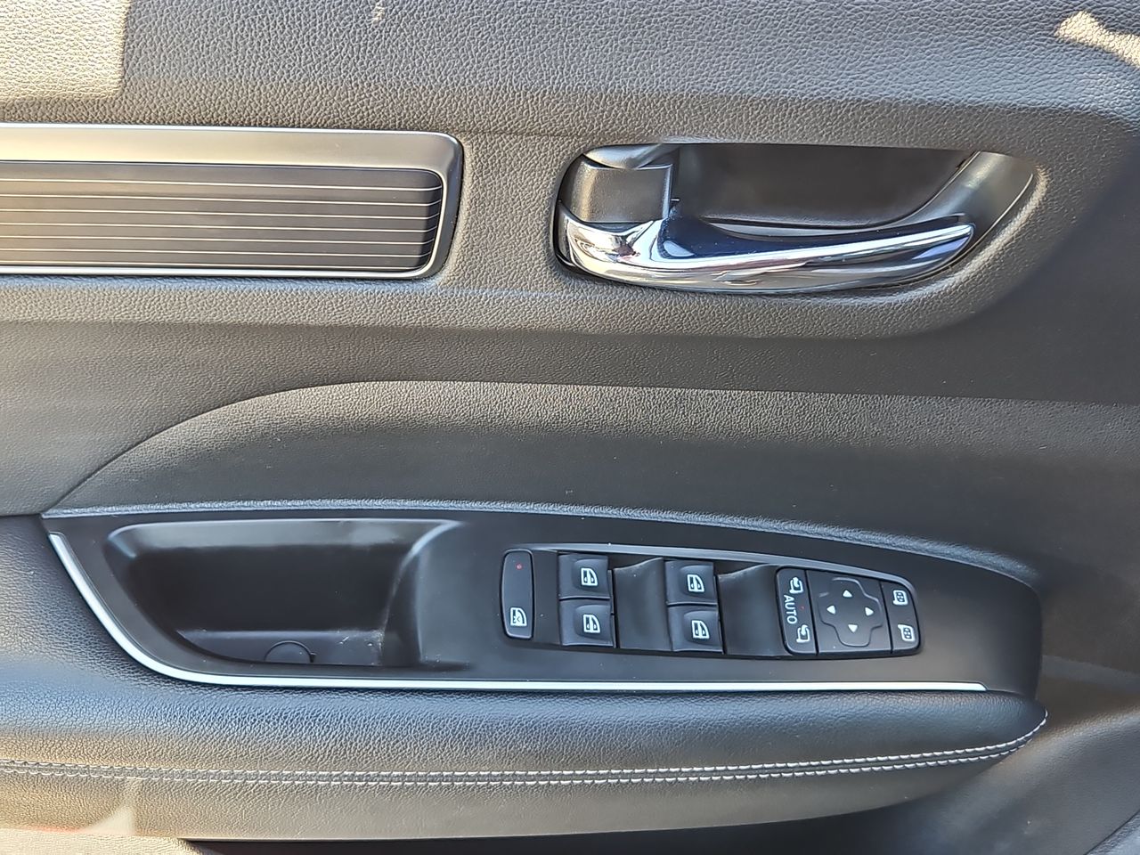 Renault Koleos Koleos 4x2 2.5 Aut 2023 Usado en Usados de Primera - Sergio Escobar