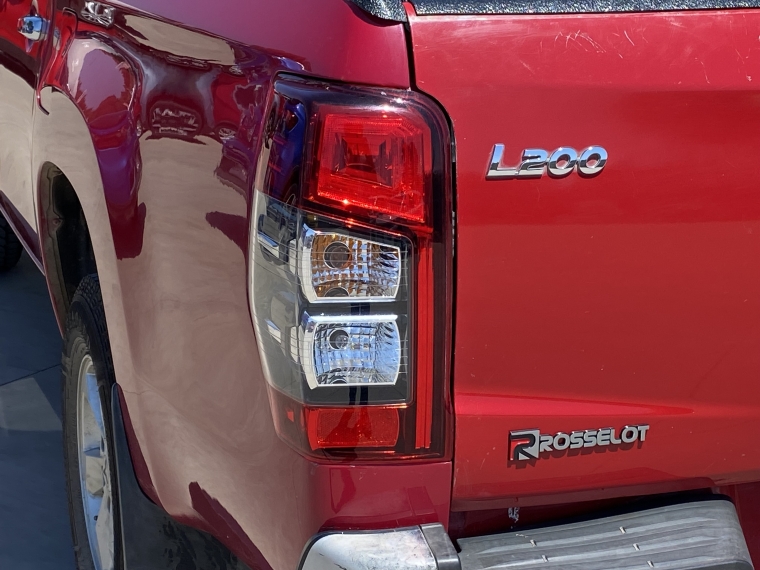 Mitsubishi L200 L200 D/c 2.4 Katana Cr 4x2 2021 Usado en Rosselot Usados