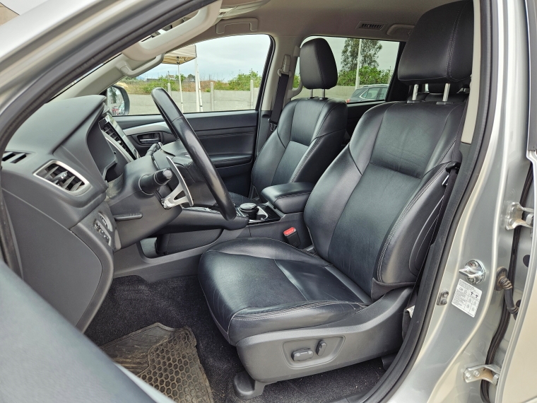 Mitsubishi Montero sport New Montero Sport 3.0 2wd At Euro 6 2024 Usado en Rosselot Usados