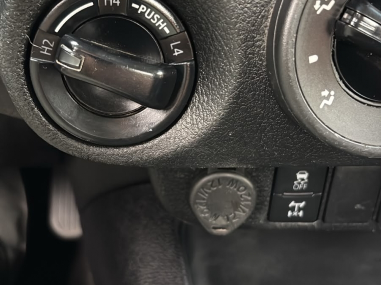 Toyota Hilux — foto 12 de 12