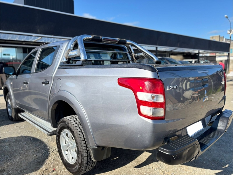 Mitsubishi L200 L-200 New Work Cr Wf  Mec 4x2 Td E5 2019  Usado en Guillermo Morales Usados