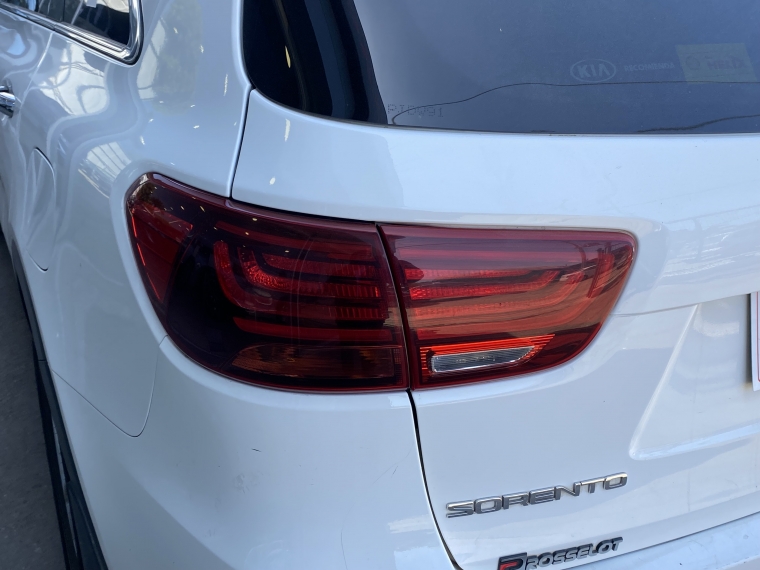 Kia Sorento New Sorento C Ex 2.2l Dsl 8at 2wd 4x2 - 1967 2021 Usado en Rosselot Usados