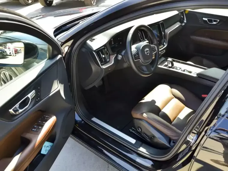 Volvo S60 B4 2023 Usado Usado en BMW Premium Selection Volvo S60 B4 2023 Usado Usado en BMW Premium Selection