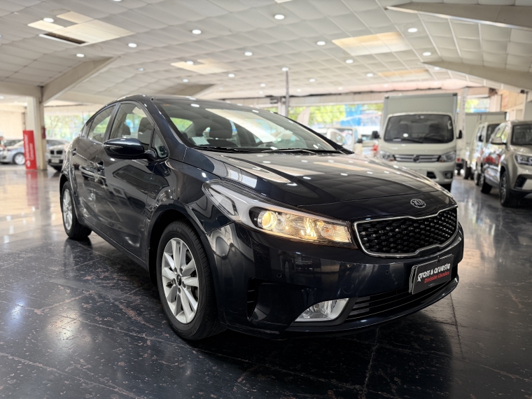 Kia Cerato Ex 1.6l 6mt Ac Abs 2018  Usado en Grass & Arueste
