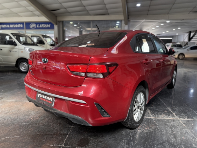 Kia Rio 4 Lx 1.4l Ac Abs 6mt Full 2022  Usado en Grass & Arueste
