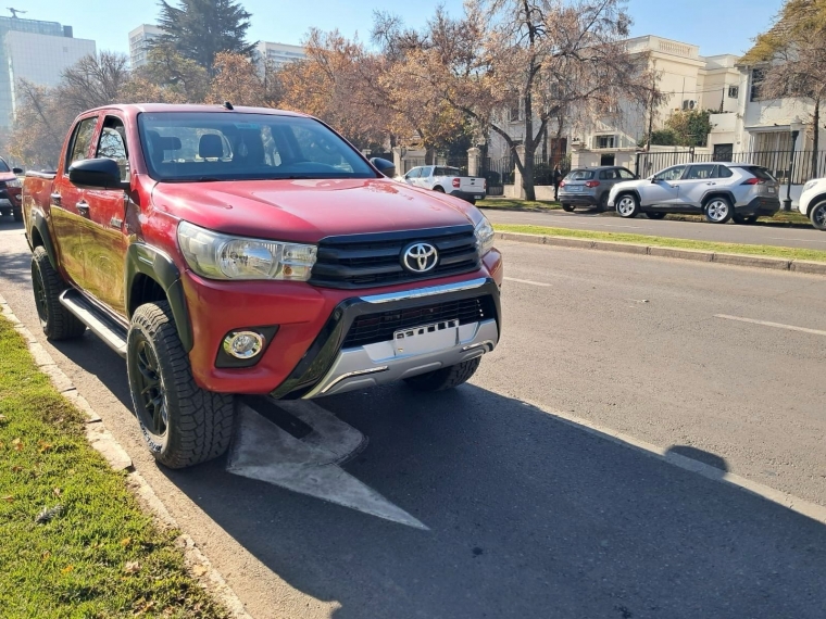 TOYOTA HILUX DX 4X4 2.4 - imagen 9