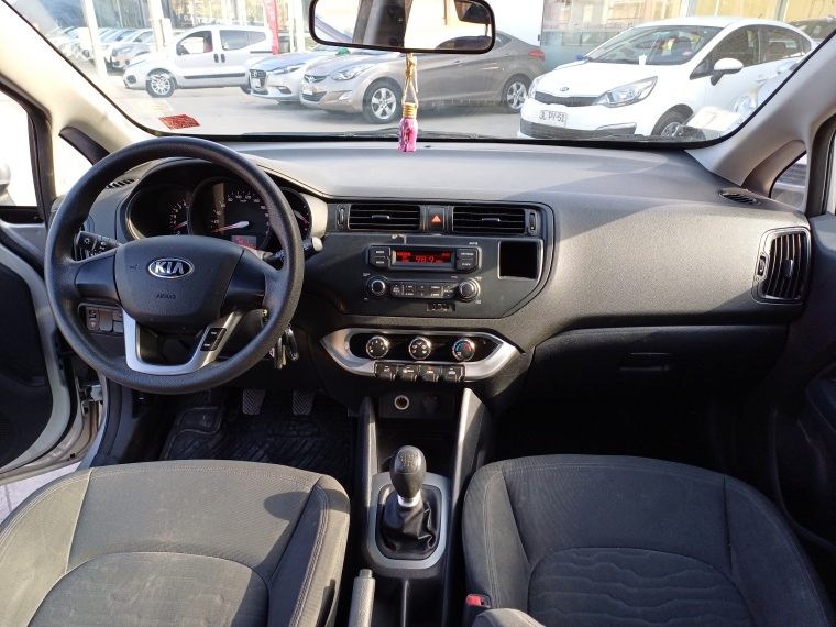 Kia Rio 5 Rio 5 Ex 1.4l 6mt Ac Ab Euro V - 1526 2015 Usado en Rosselot Usados