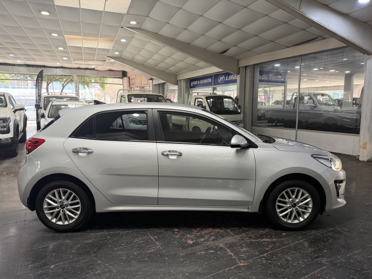 Kia Rio 5 Ex 1.4l 6mt Ci Full 2023  Usado en Grass & Arueste