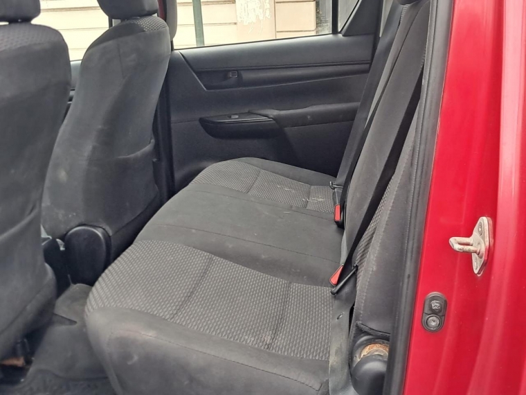 TOYOTA HILUX DX 4X4 2.4 - imagen 15