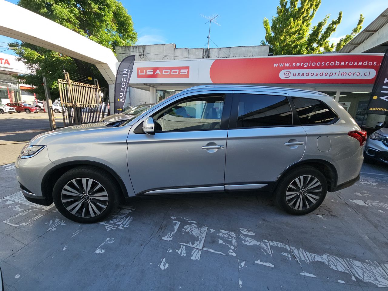 Mitsubishi Outlander Outlander Glx 4x4  2.4 Aut. 2020 Usado en Usados de Primera - Sergio Escobar