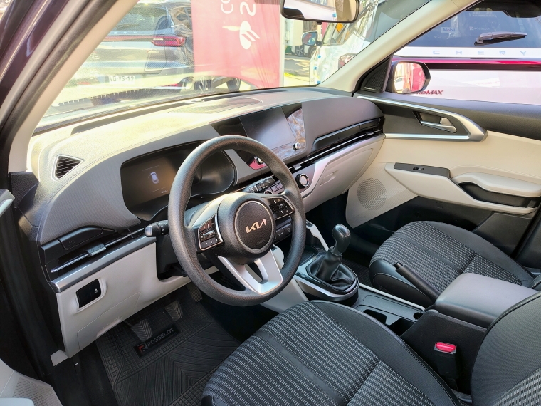 Kia Carens Carens Lx 1.5 2023 Usado en Rosselot Usados