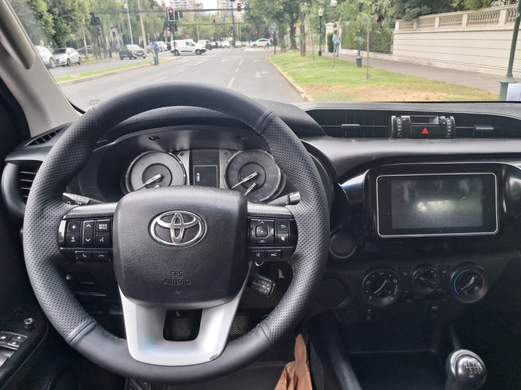Toyota Hilux Dx 4x2 2.4 2022 Usado en GT Autos Toyota Hilux Dx 4x2 2.4 2022 Usado en GT Autos