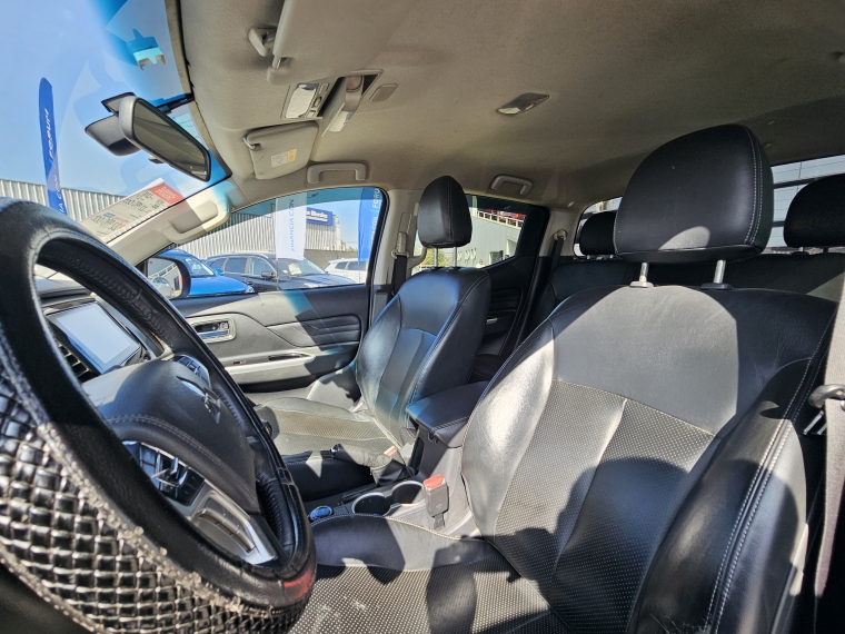 Mitsubishi L200 L200 Dakar Hp 4x4 2.4 2022 Usado en Rosselot Usados