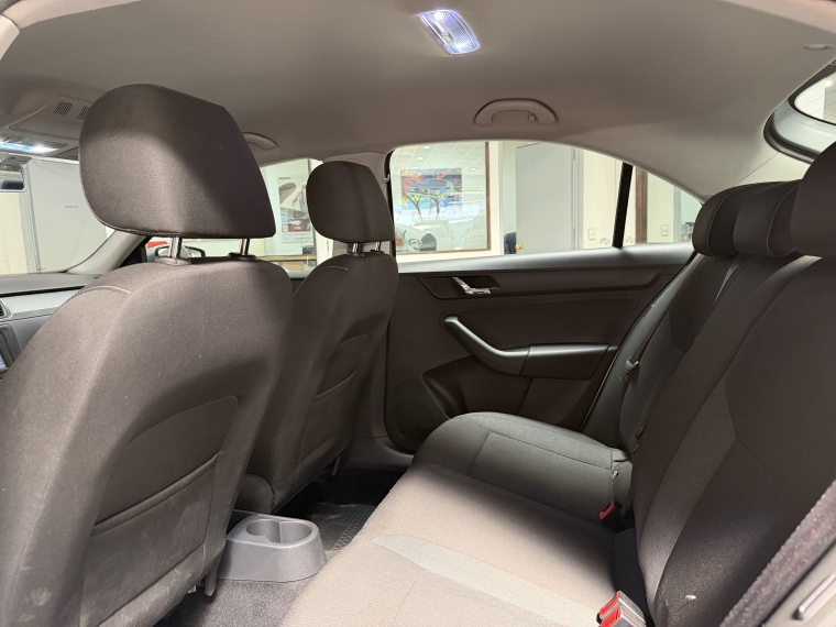 Skoda Rapid Ambiente 1.2l Tsi 6mt Ac 2015  Usado en Grass & Arueste