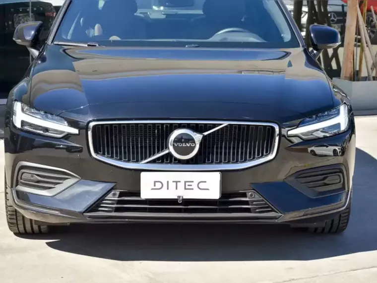 Volvo S60 B4 2023 Usado Usado en BMW Premium Selection Volvo S60 B4 2023 Usado Usado en BMW Premium Selection
