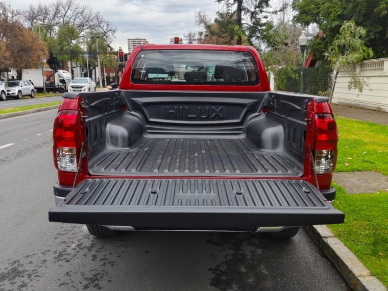 Toyota Hilux — foto 4 de 18